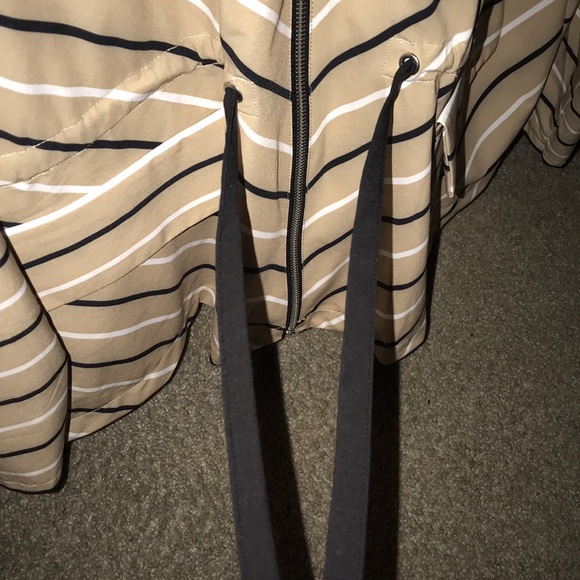 jacket - Picture 3 of 4